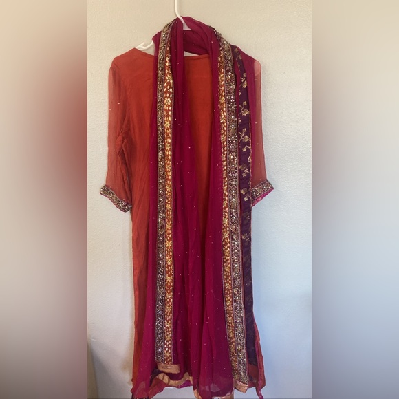 Fashion ka Ghar wedding wear. (Pakistani/ Indian) - Picture 5 of 9